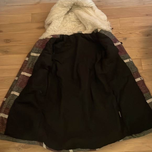 Roxy Hooded Winter Jacket - Picture 3 of 10